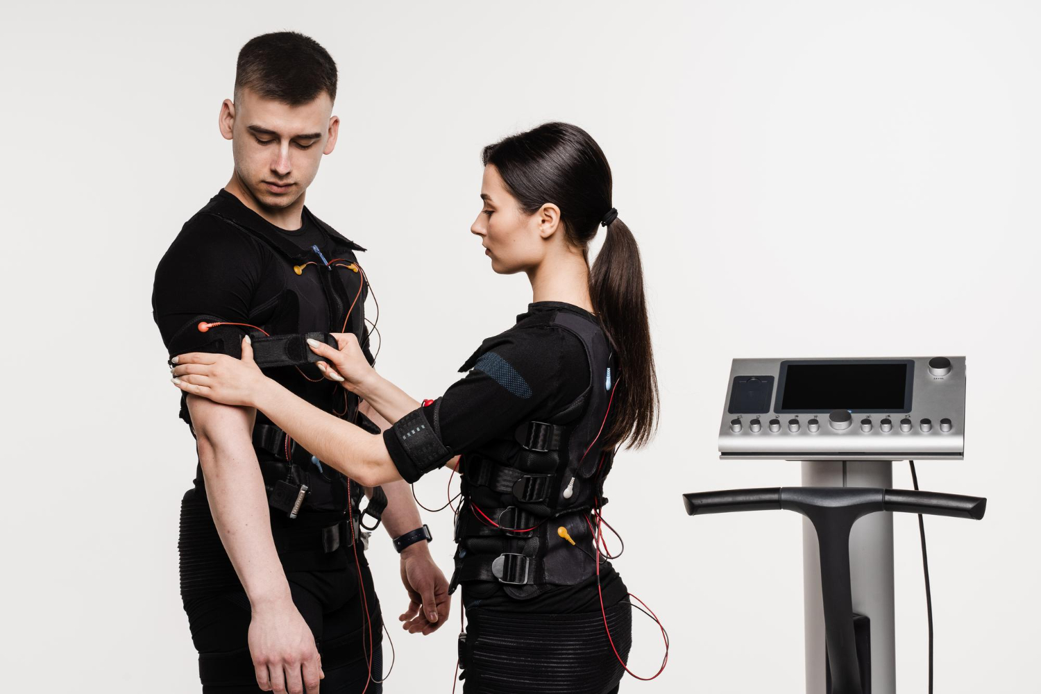 Electrostimularea musculară: soluție modernă sau doar un trend de moment?